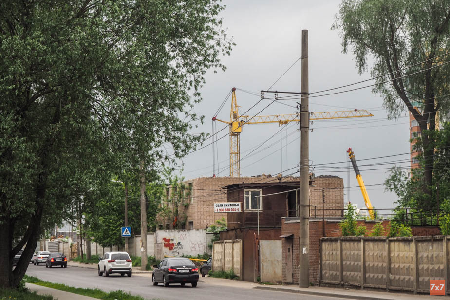 Стройка у лесопарка
