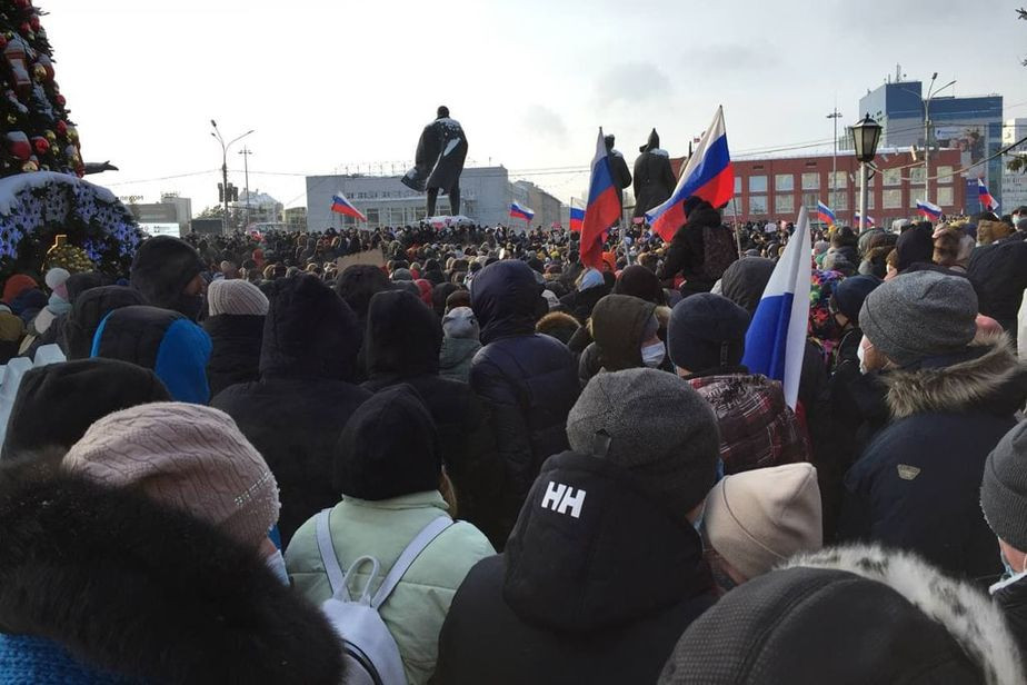 Около 4 тыс.жителей пришли в центр Новосибирска